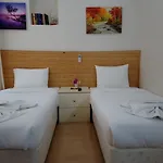 Aparthotel Otantik 4*